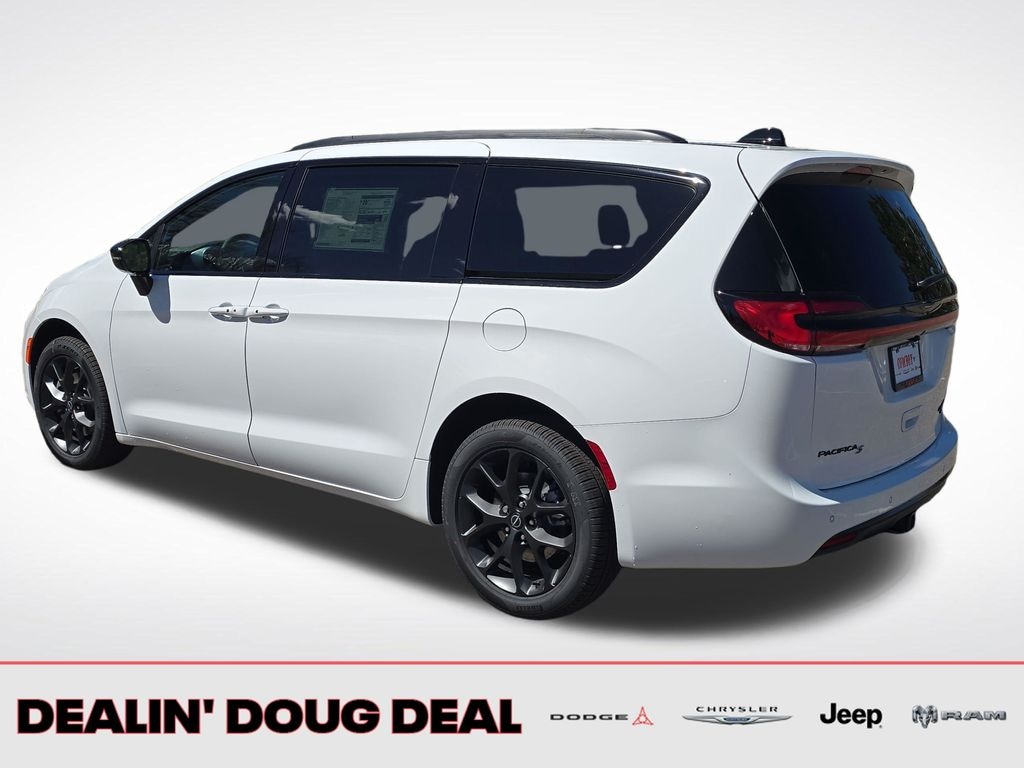 New 2026 Chrysler Pacifica Limited Passenger Van