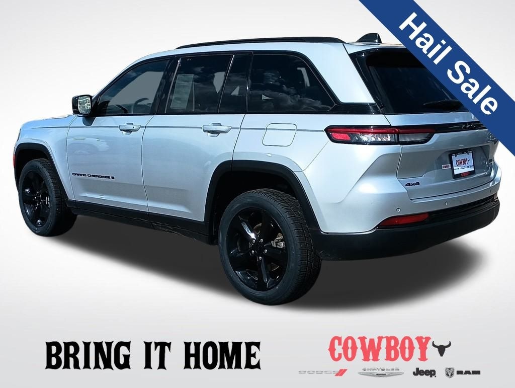 Used 2023 Jeep Grand Cherokee Laredo SUV