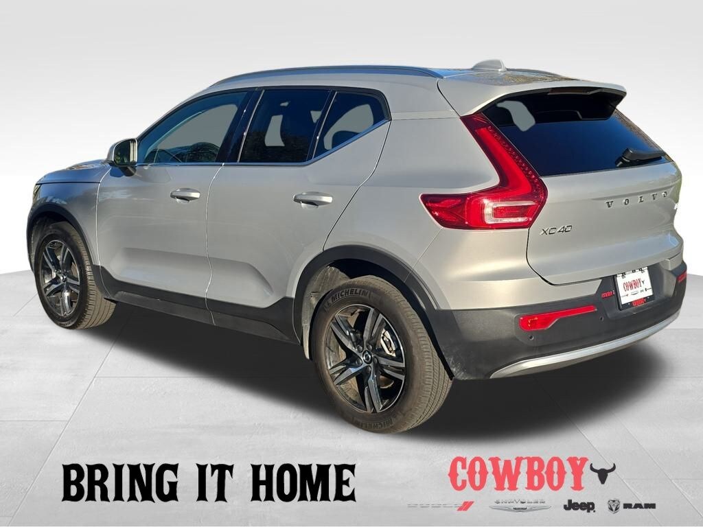 Used 2025 Volvo XC40 B5 Core Bright Theme SUV