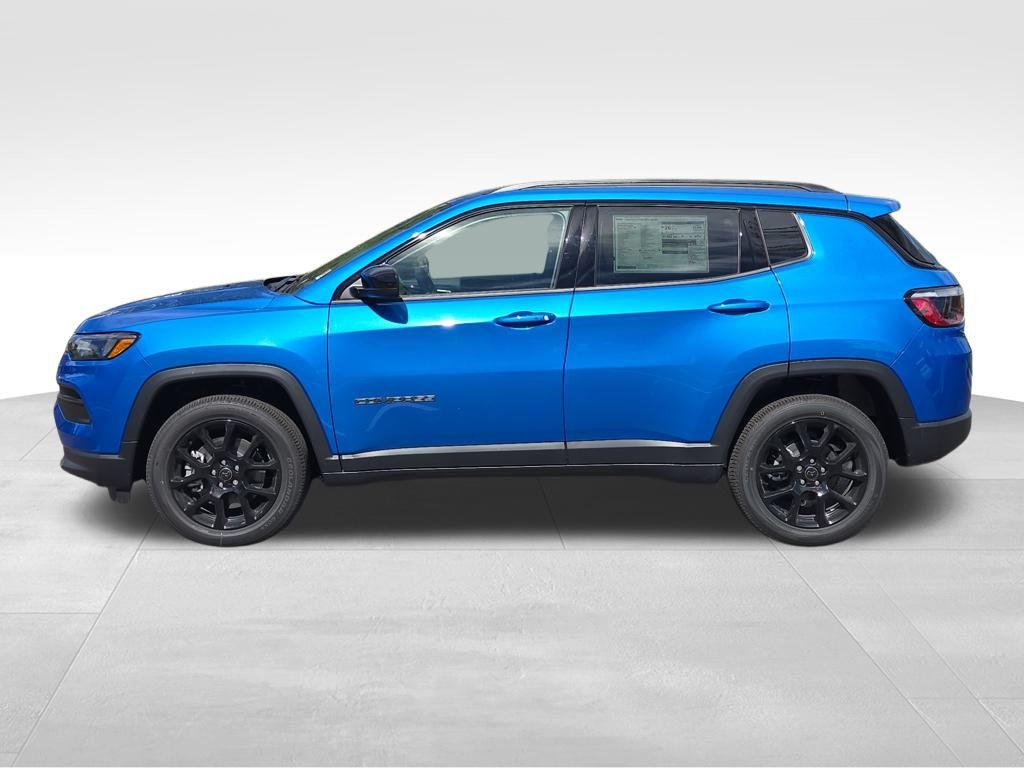 2026 Jeep Compass Latitude photo 2