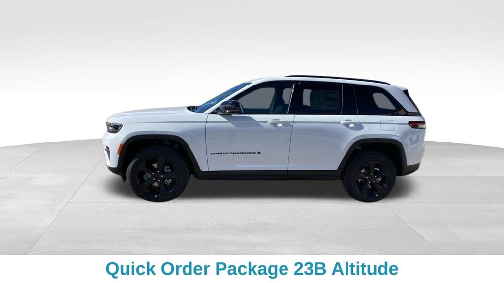 New 2025 Jeep Grand Cherokee Laredo Sport Utility
