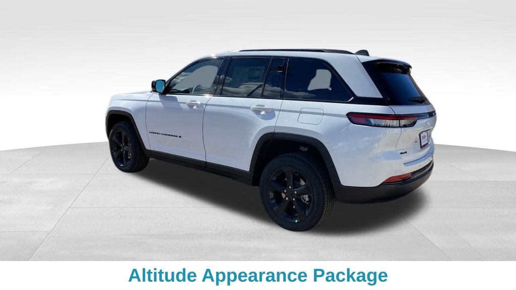 New 2025 Jeep Grand Cherokee Laredo Sport Utility