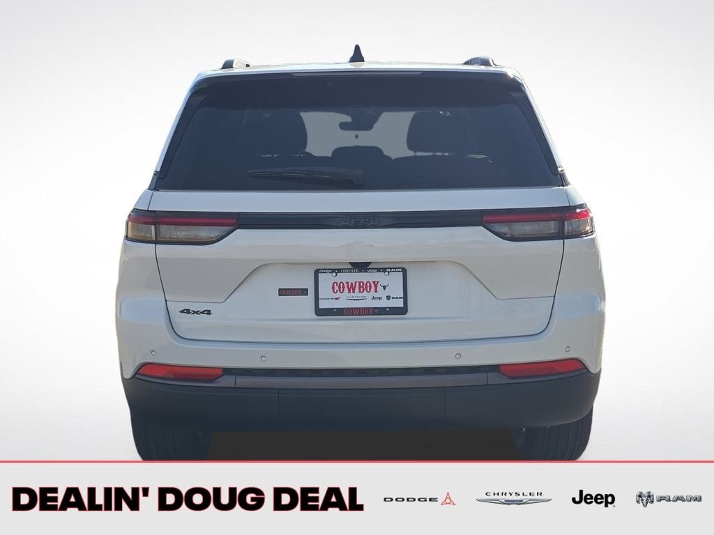 New 2026 Jeep Grand Cherokee Laredo Sport Utility