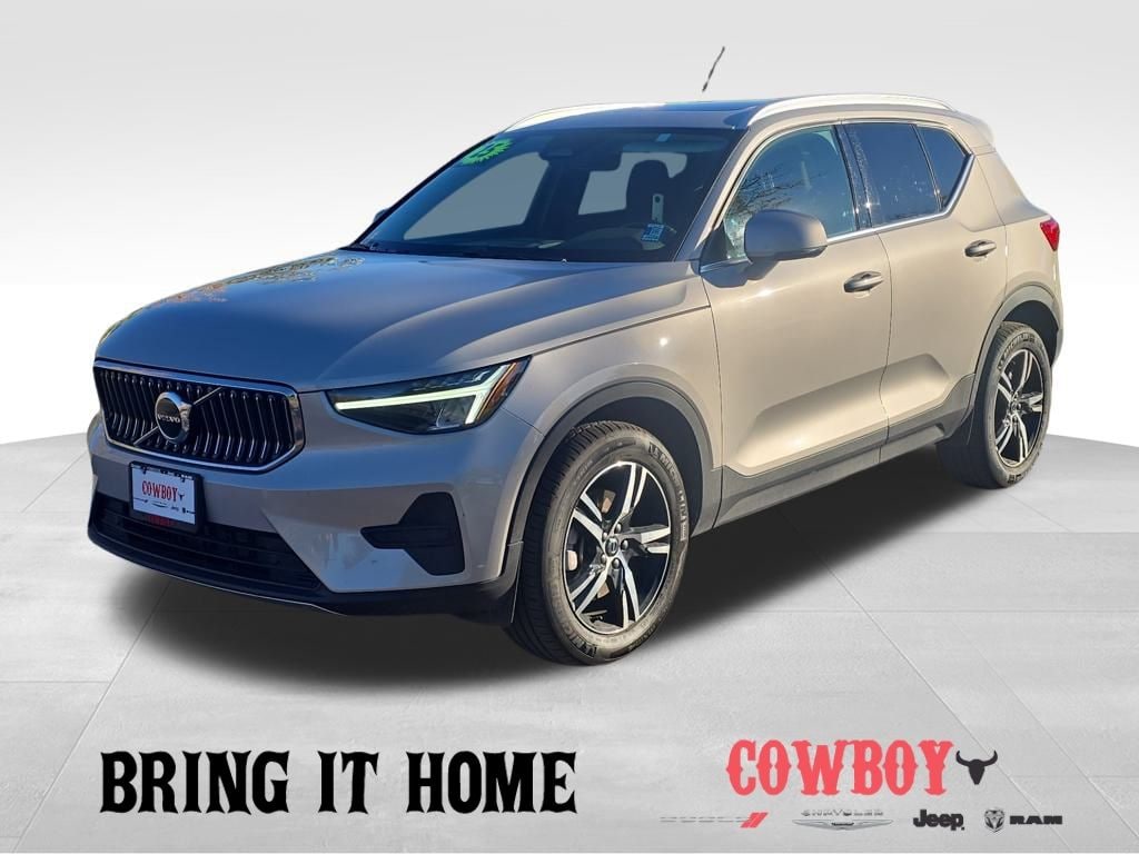 Used 2025 Volvo XC40 B5 Core Bright Theme SUV