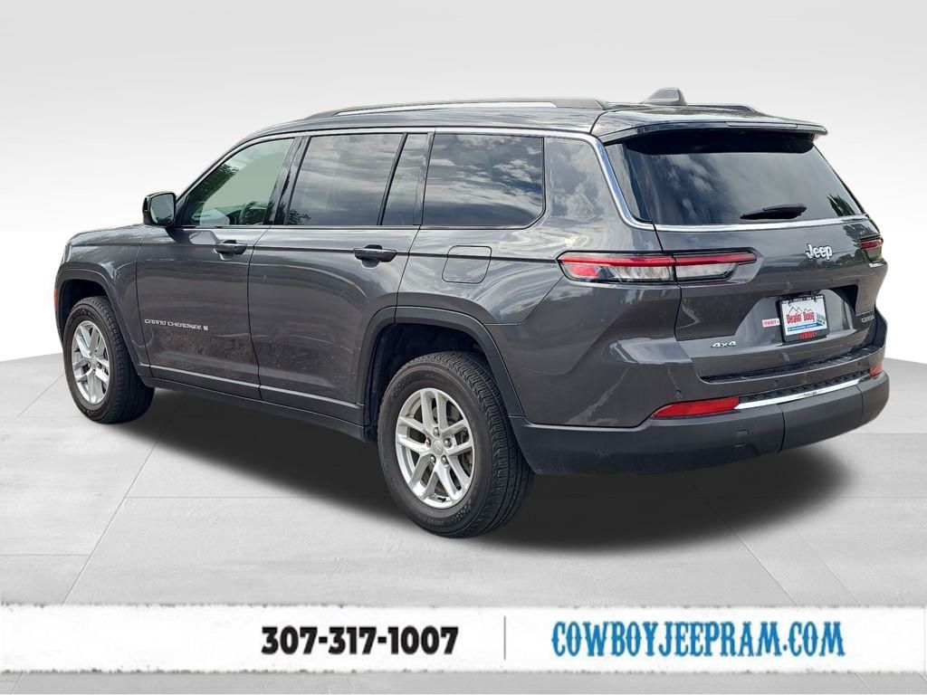 2023 Jeep Grand Cherokee Laredo photo 2