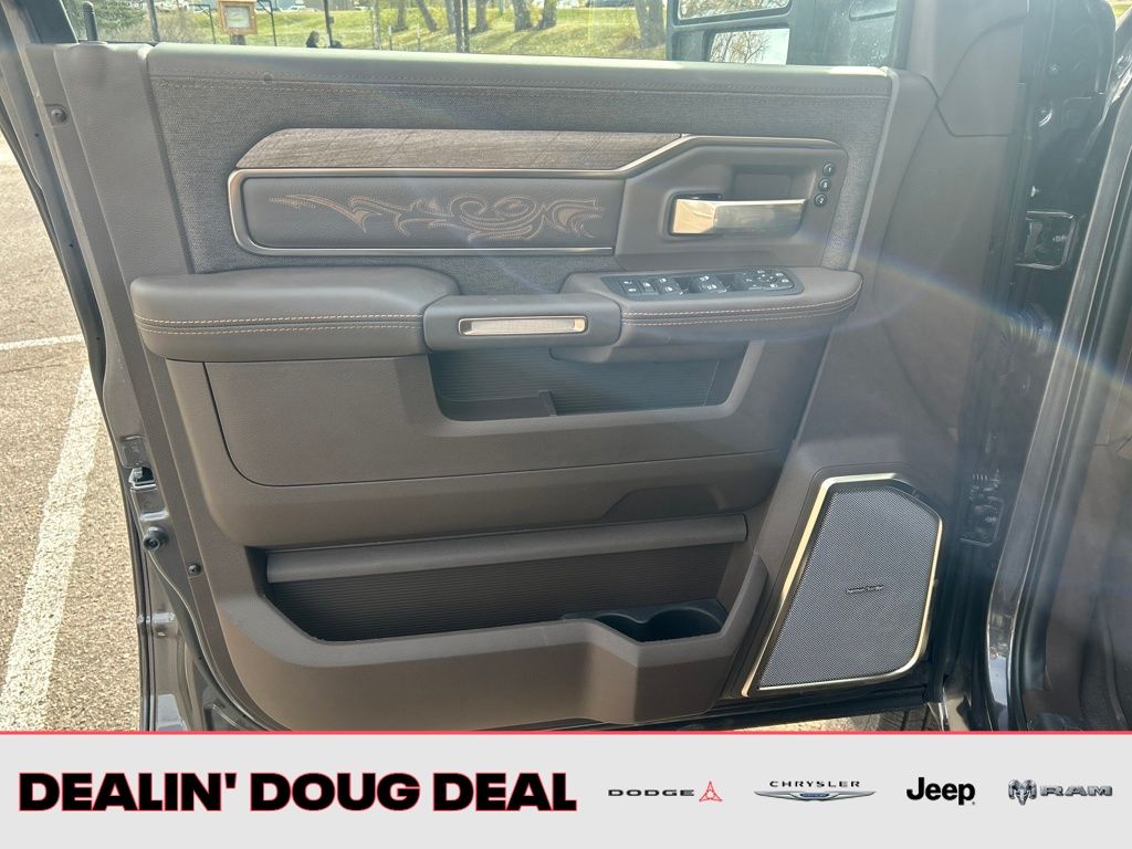 2026 RAM 3500 Limited/Longhorn - Photo 11