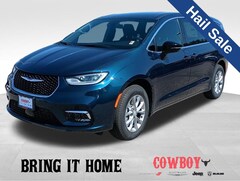 2025 Chrysler Pacifica Select Passenger Van