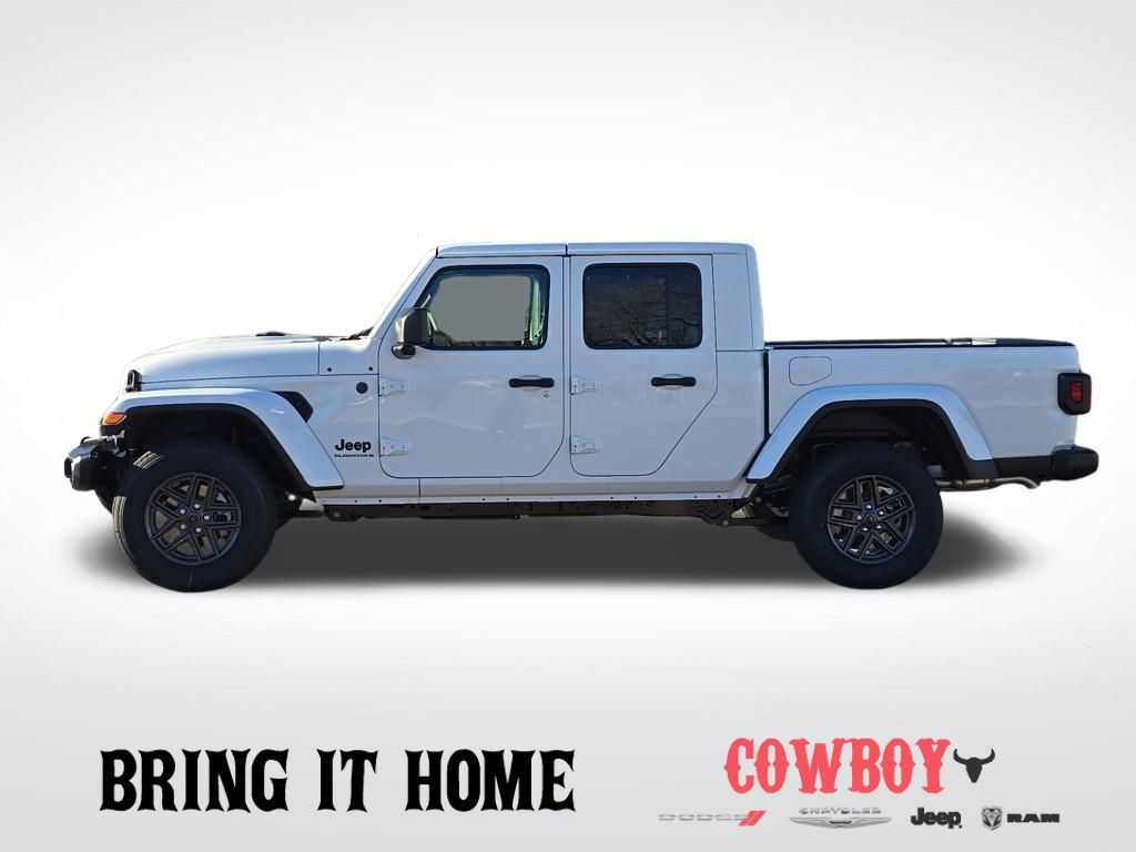 2026 Jeep Gladiator Sport S photo 2