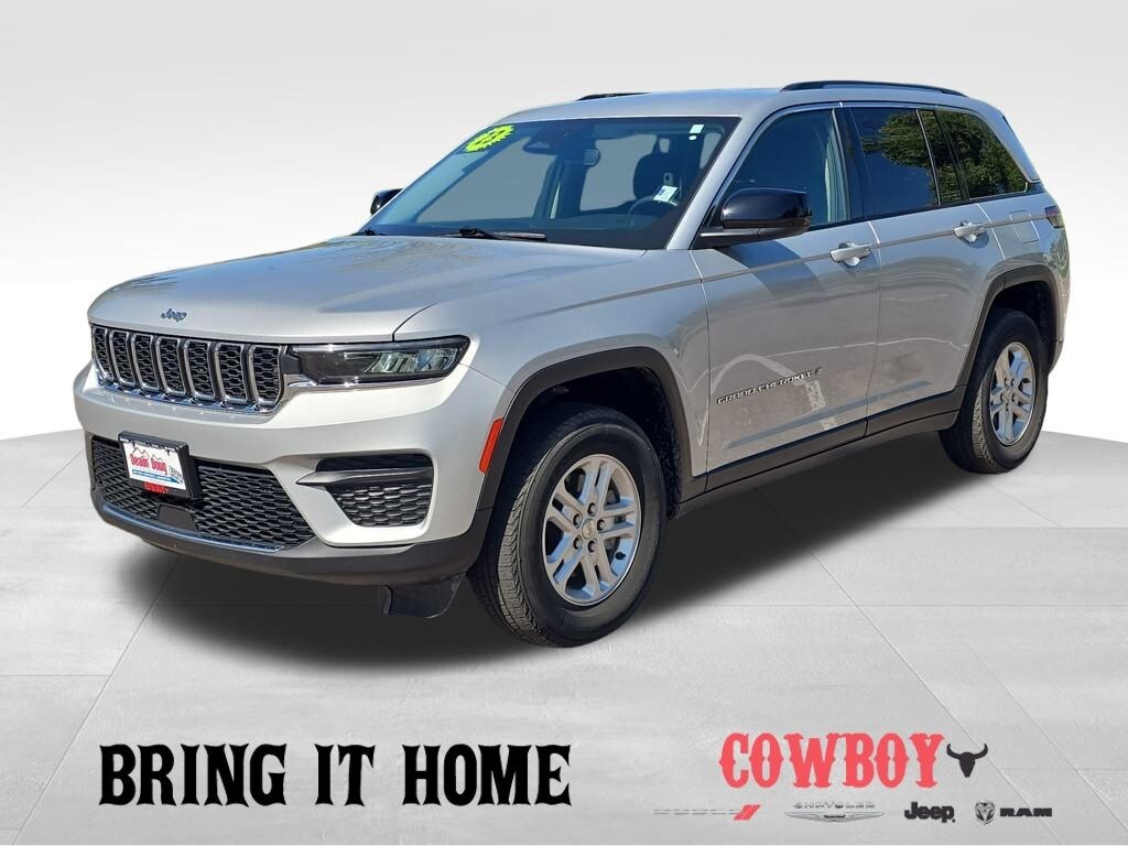 Used 2023 Jeep Grand Cherokee Laredo SUV