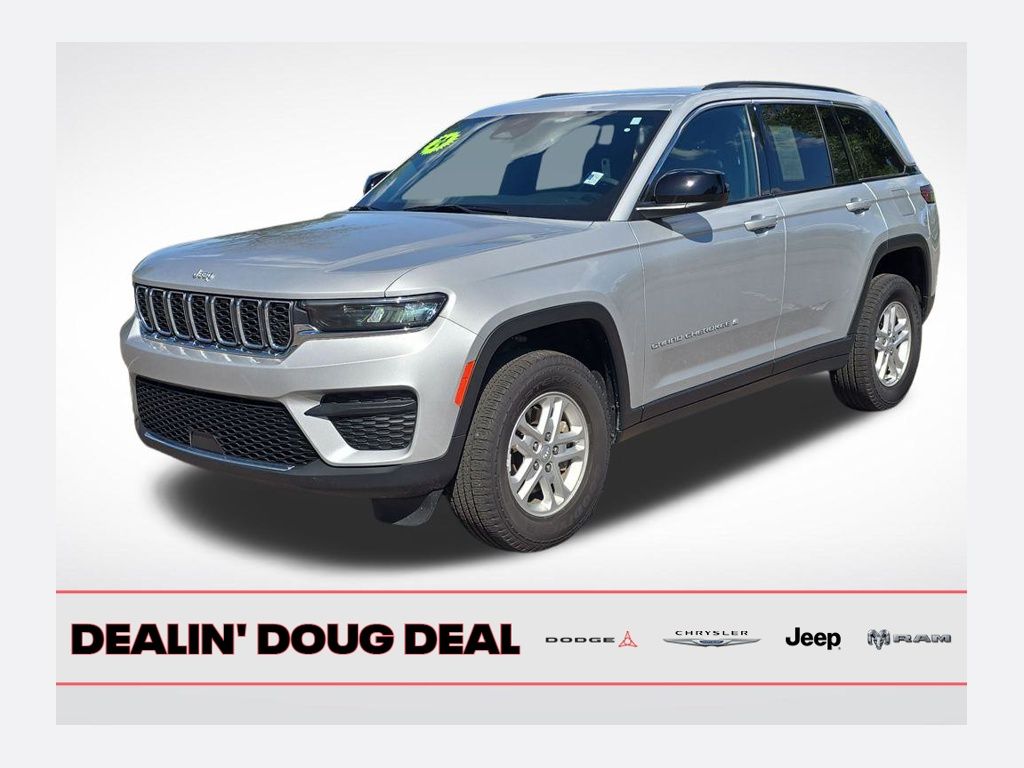 2024 Jeep Grand Cherokee Laredo's photo
