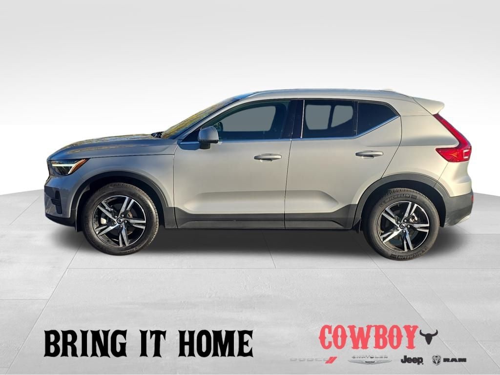 Used 2025 Volvo XC40 B5 Core Bright Theme SUV