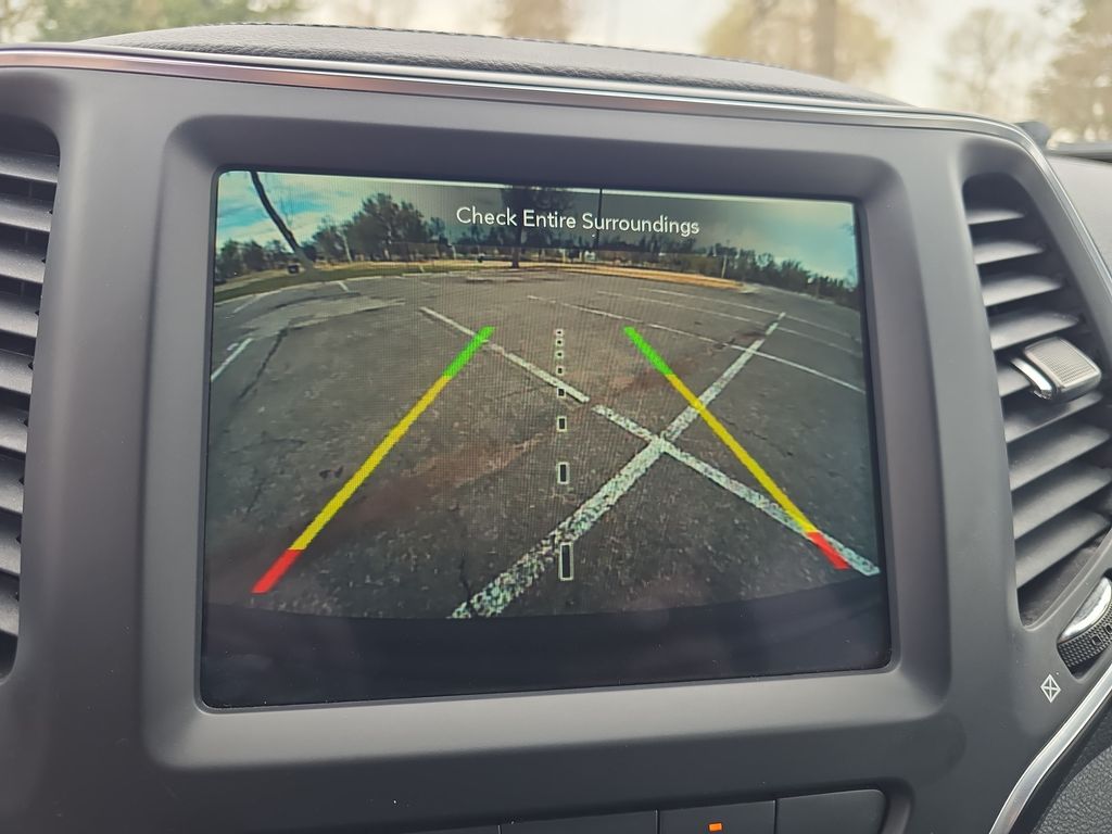 2023 Jeep Cherokee Altitude Lux - Photo 22