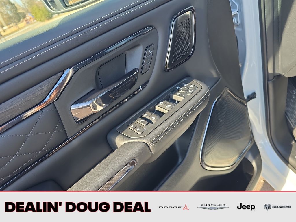 2026 RAM 1500 Limited - Photo 11