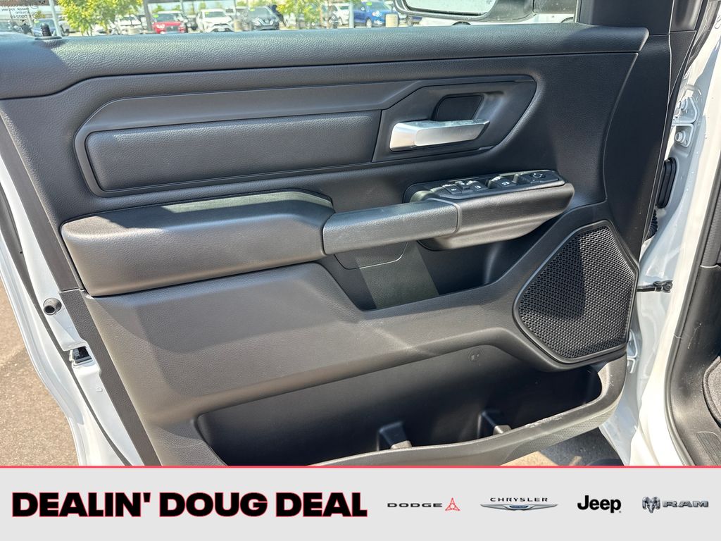 2026 RAM 1500 Express - Photo 12