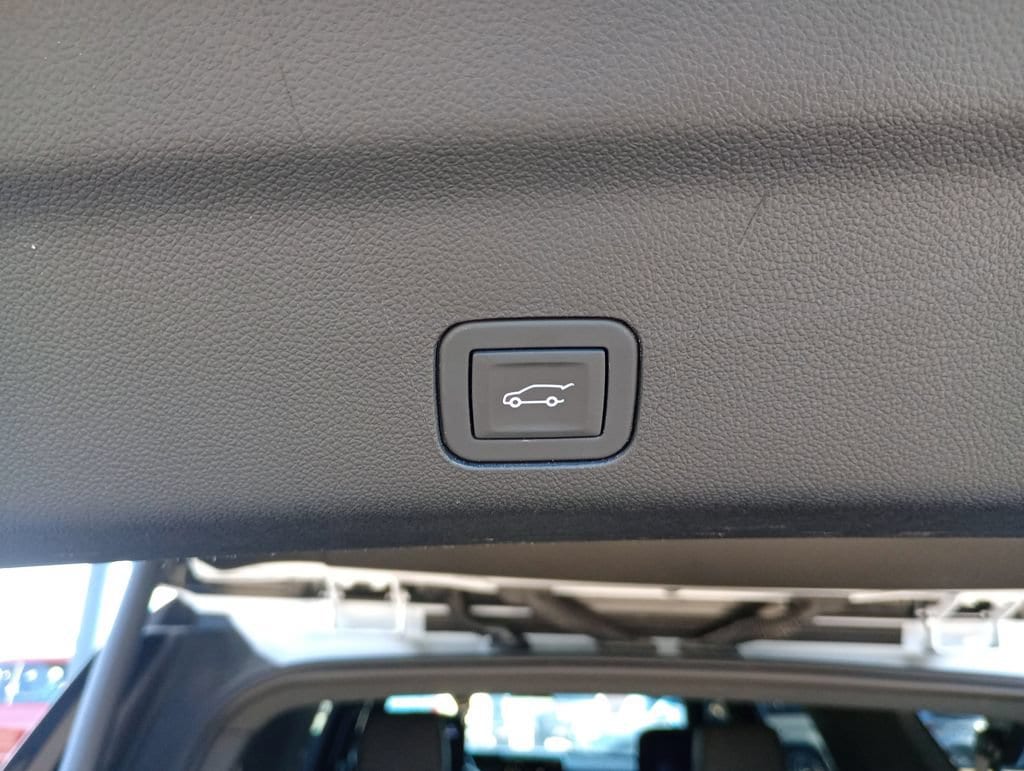 2026 GMC Yukon XL Denali Ultimate - Photo 30