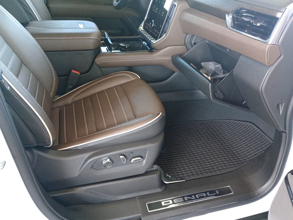 2026 GMC Yukon XL Denali Ultimate - Photo 20
