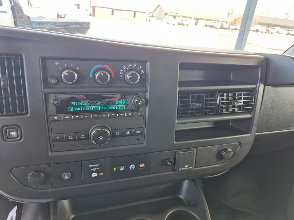 2025 GMC Savana Cargo Work Van - Photo 12