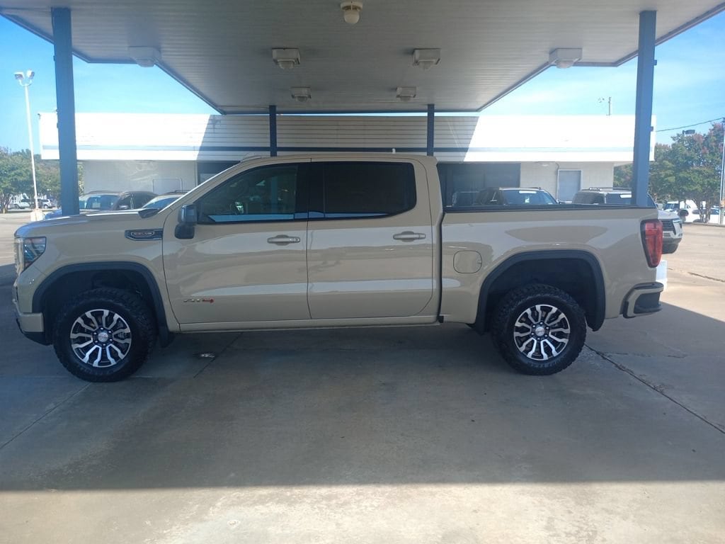 Used 2023 GMC Sierra 1500 AT4 with VIN 1GTUUEEL4PZ251793 for sale in Little Rock
