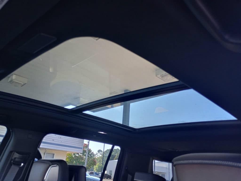 2026 GMC Yukon XL Denali Ultimate - Photo 17