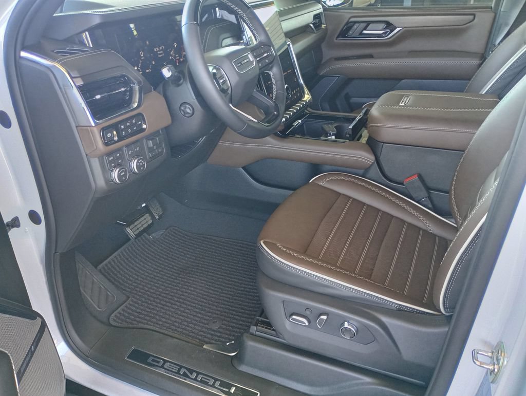 2026 GMC Yukon XL Denali Ultimate - Photo 9