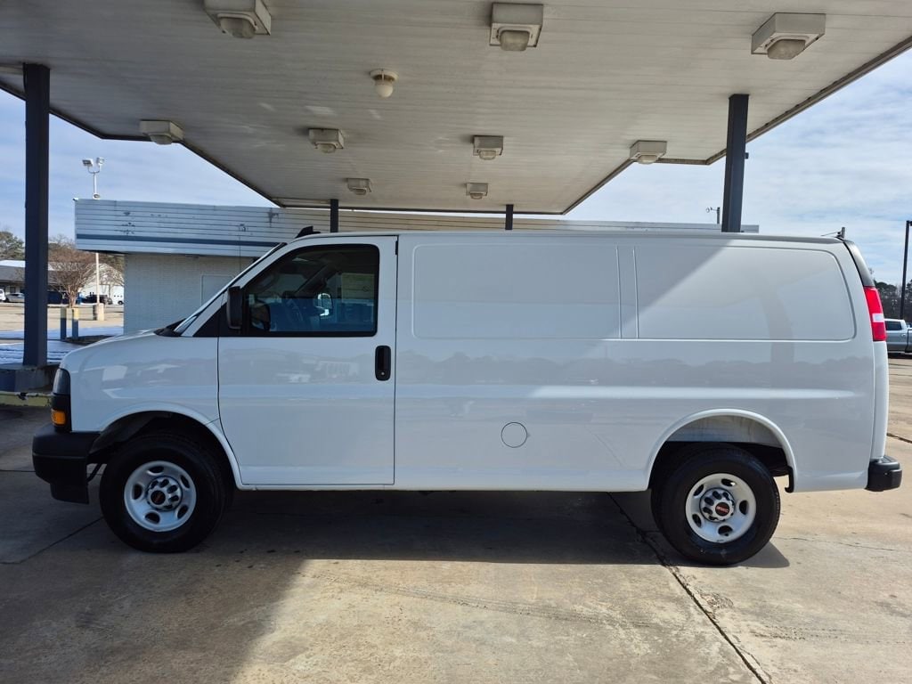 2025 GMC Savana Cargo Work Van - Photo 8