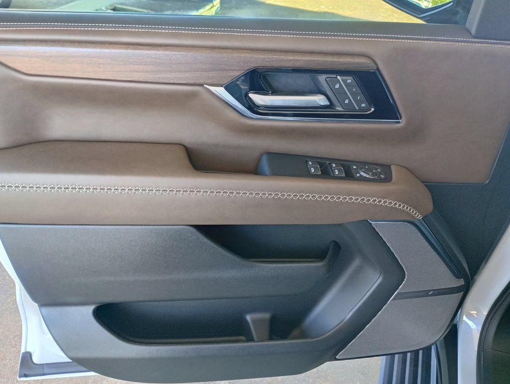 2026 GMC Yukon XL Denali Ultimate - Photo 18