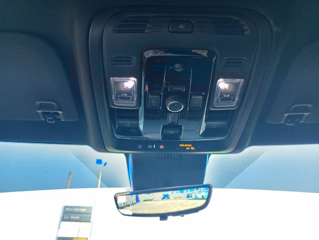 2026 GMC Yukon XL Denali Ultimate - Photo 10