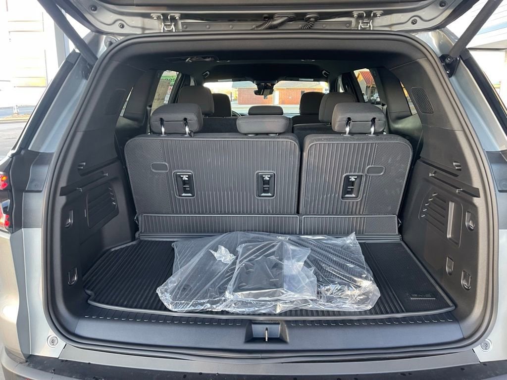 2026 GMC Acadia Elevation - Photo 10