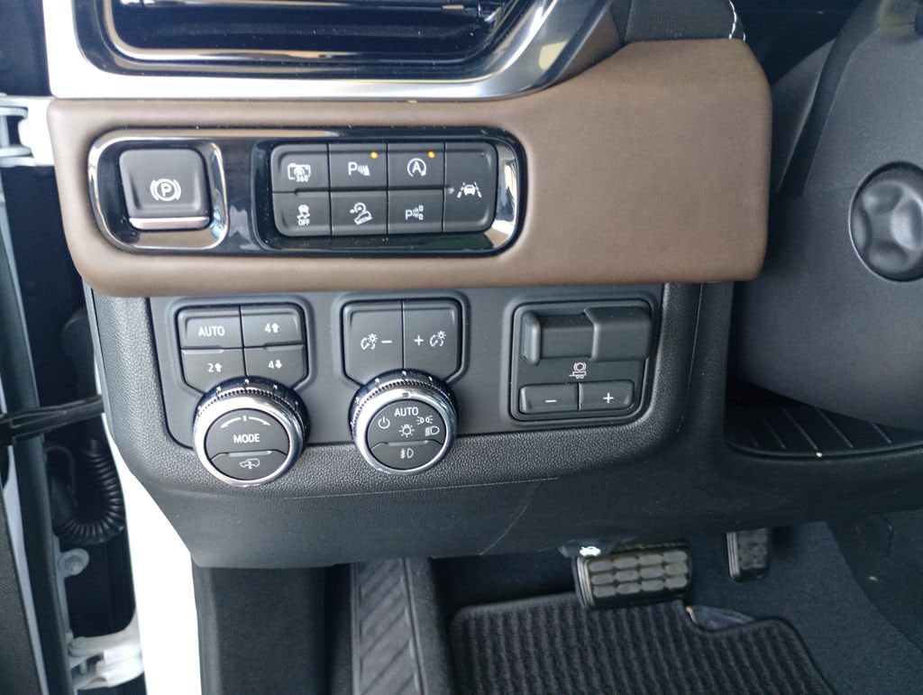 2026 GMC Yukon XL Denali Ultimate - Photo 15
