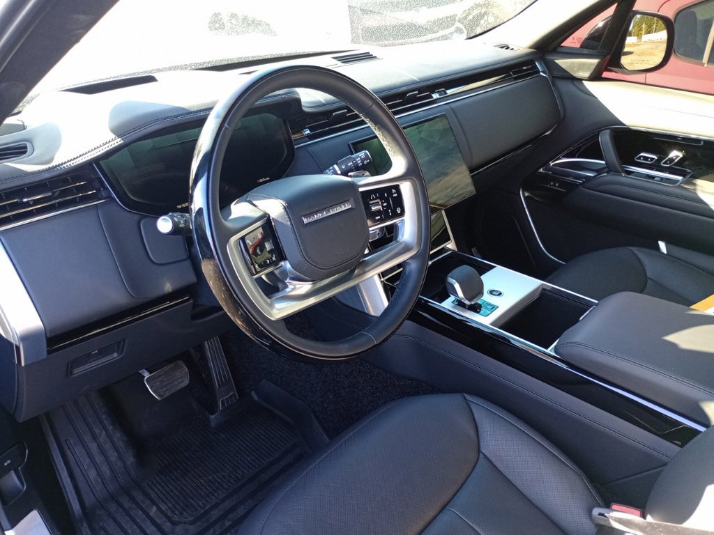 Used 2025 Land Rover Range Rover SE