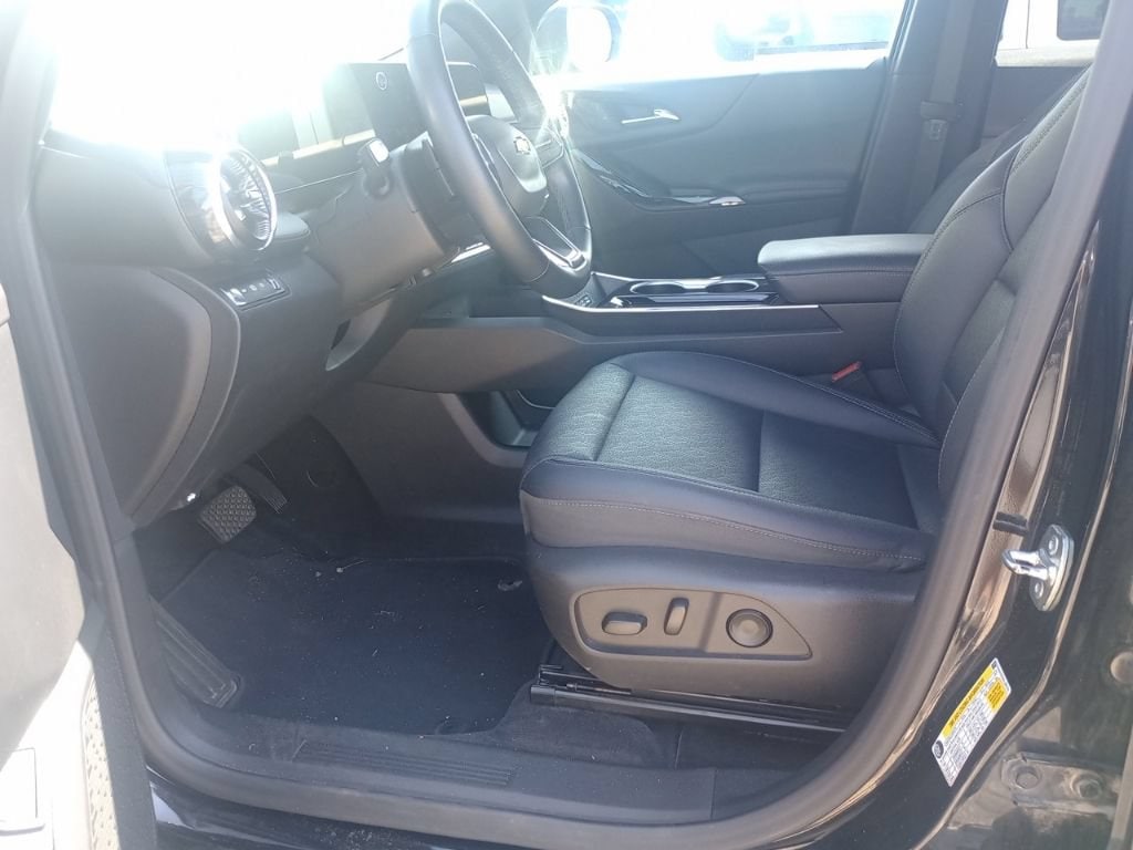 Used 2025 Chevrolet Equinox LT SUV