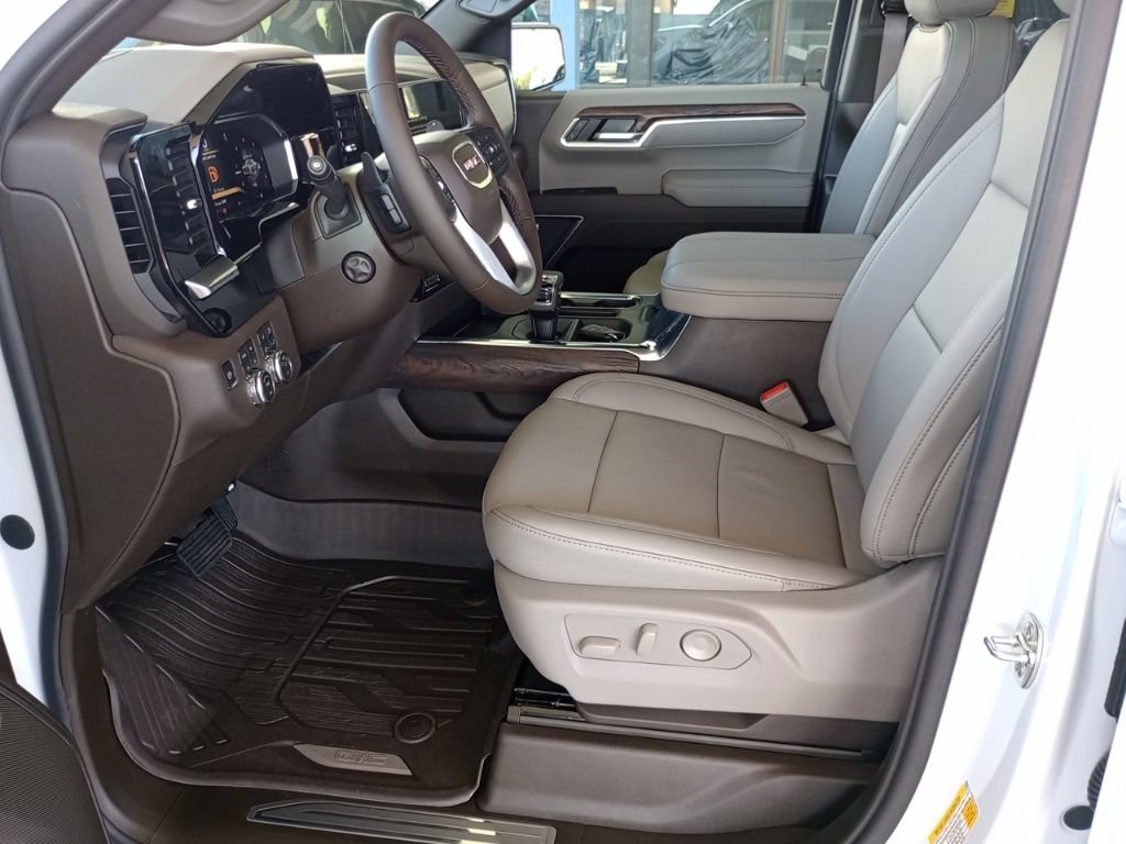 2026 GMC Sierra 1500 SLT - Photo 9