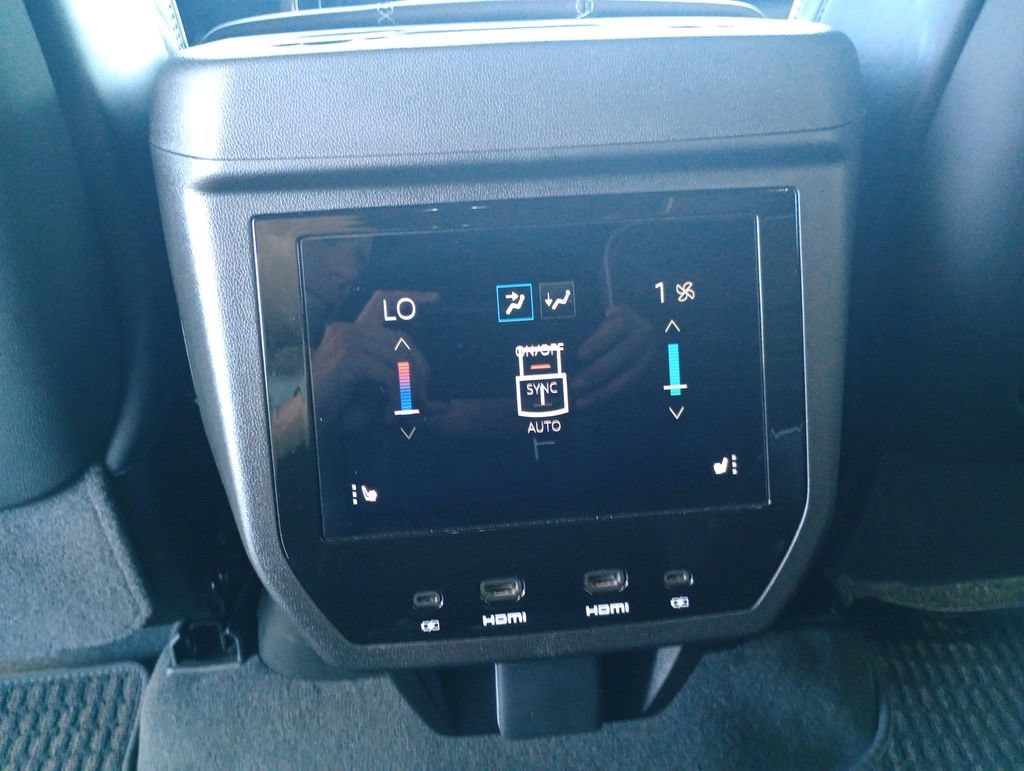 2026 GMC Yukon XL Denali Ultimate - Photo 24
