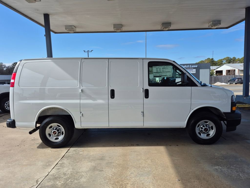 2025 GMC Savana Cargo Work Van - Photo 4