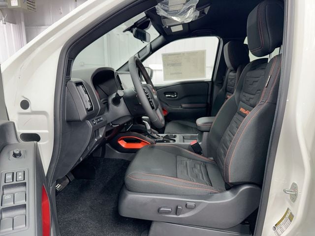 2025 Nissan Frontier PRO-4X - Photo 13