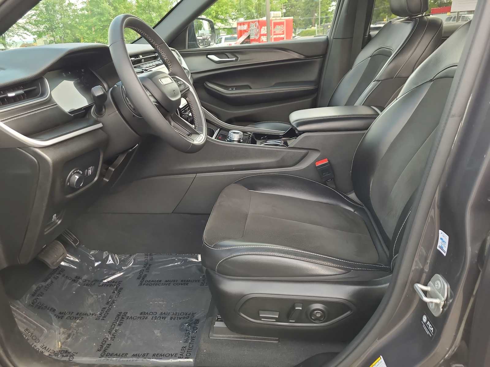 Thumbnail: 2023 Jeep Grand Cherokee - 19