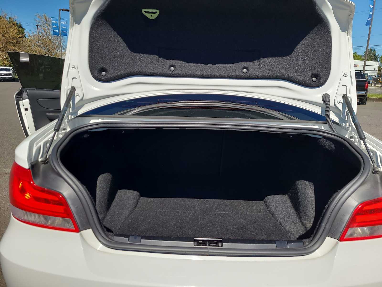 Thumbnail: 2012 BMW 1 Series - 27