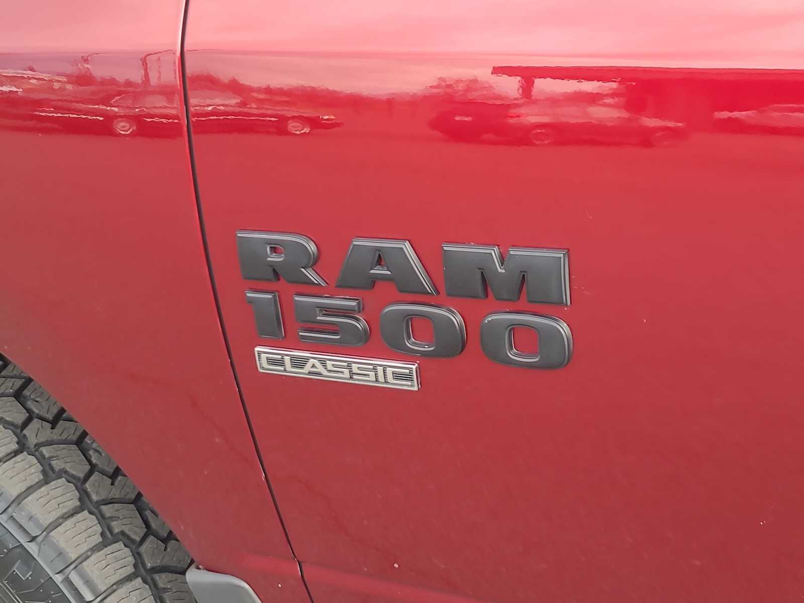 Thumbnail: 2019 RAM 1500 Classic - 15