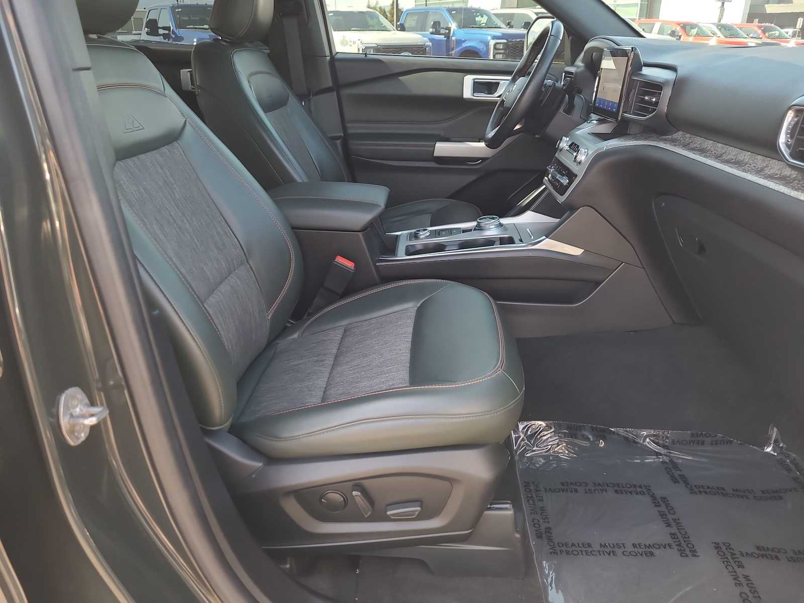 Thumbnail: 2022 Ford Explorer - 22