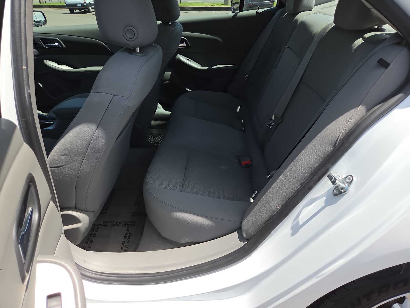 Thumbnail: 2015 Chevrolet Malibu - 21