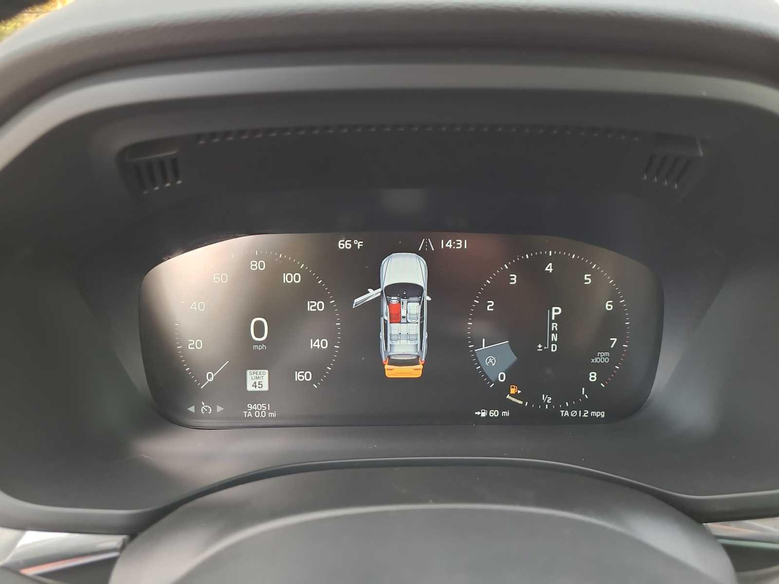 Thumbnail: 2018 Volvo XC60 - 26