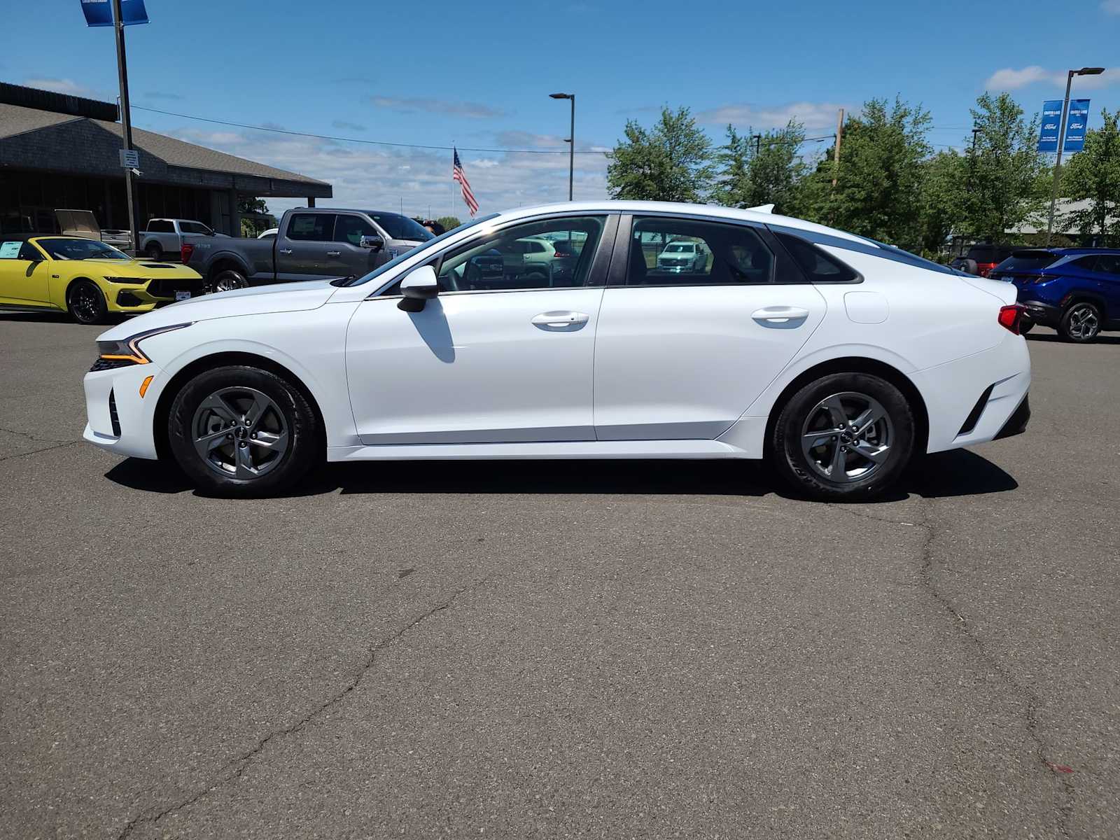 Thumbnail: 2023 Kia K5 - 11