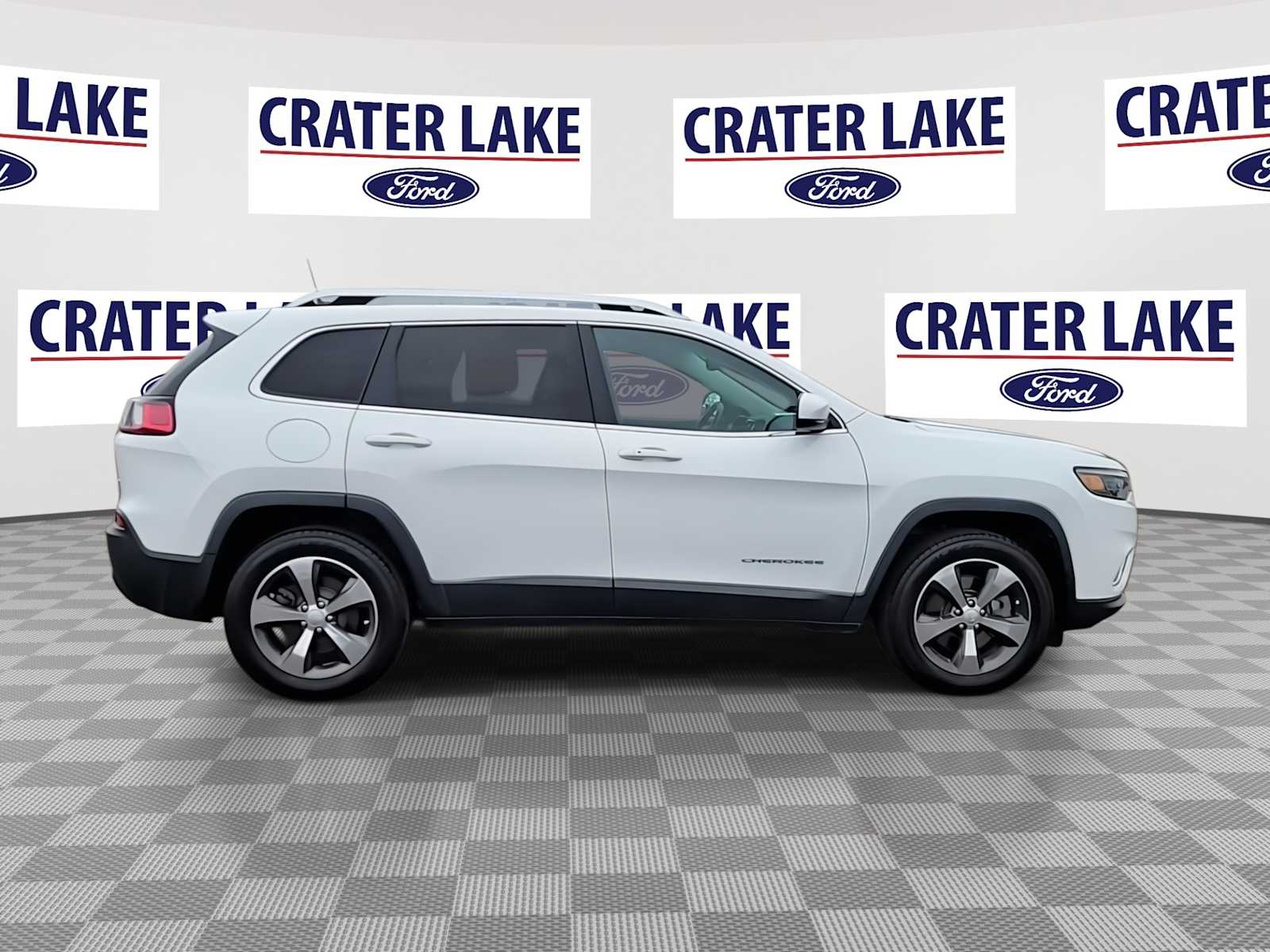 Thumbnail: 2019 Jeep Cherokee - 9