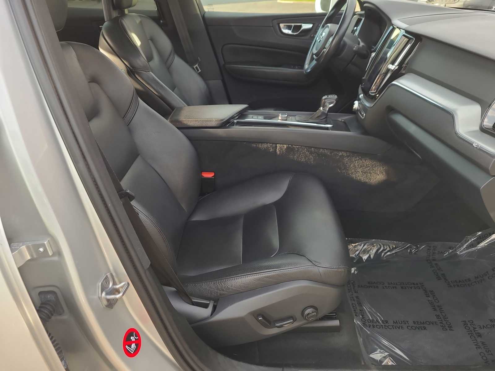 Thumbnail: 2018 Volvo XC60 - 22