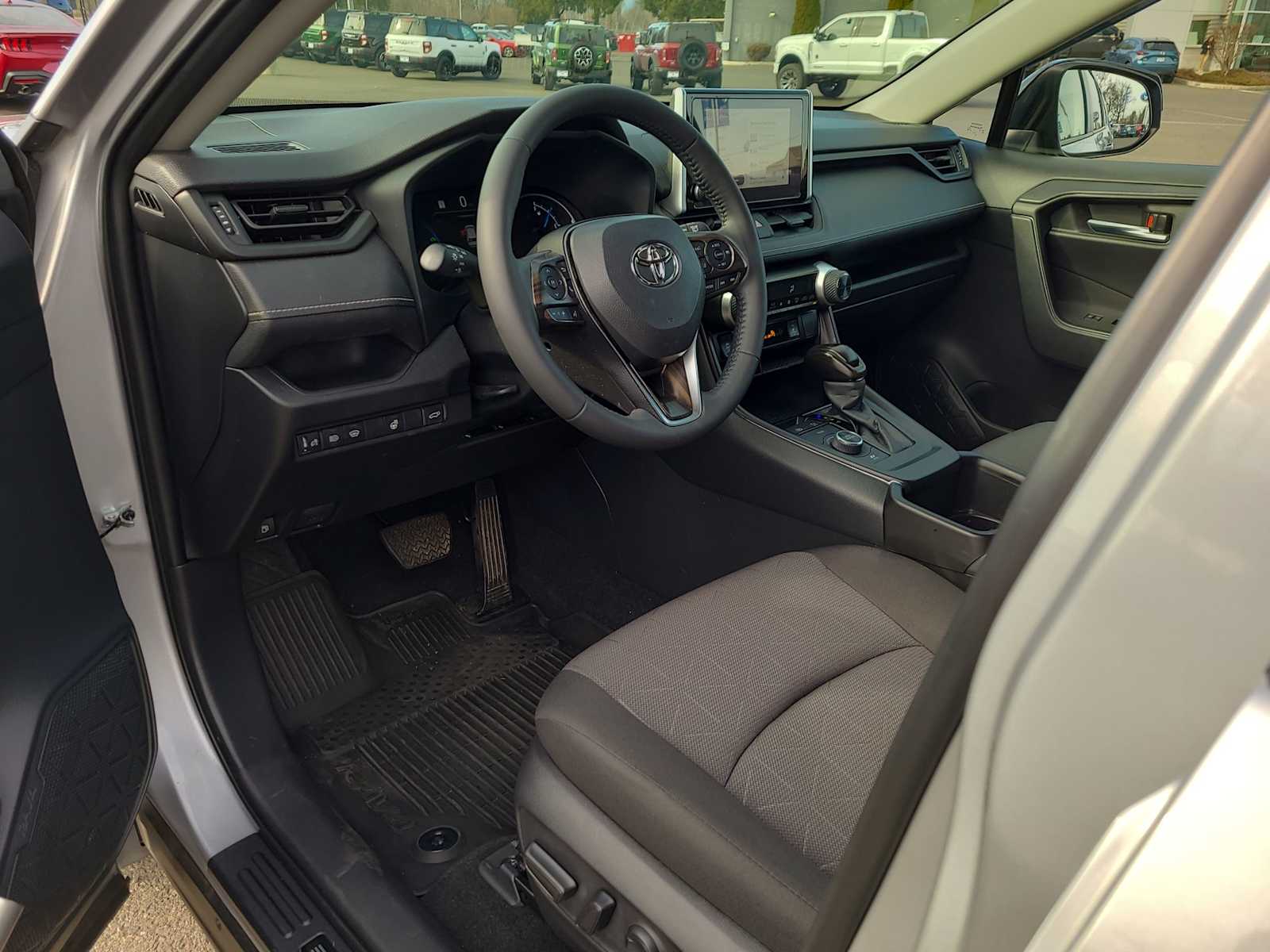 Thumbnail: 2025 Toyota RAV4 - 10