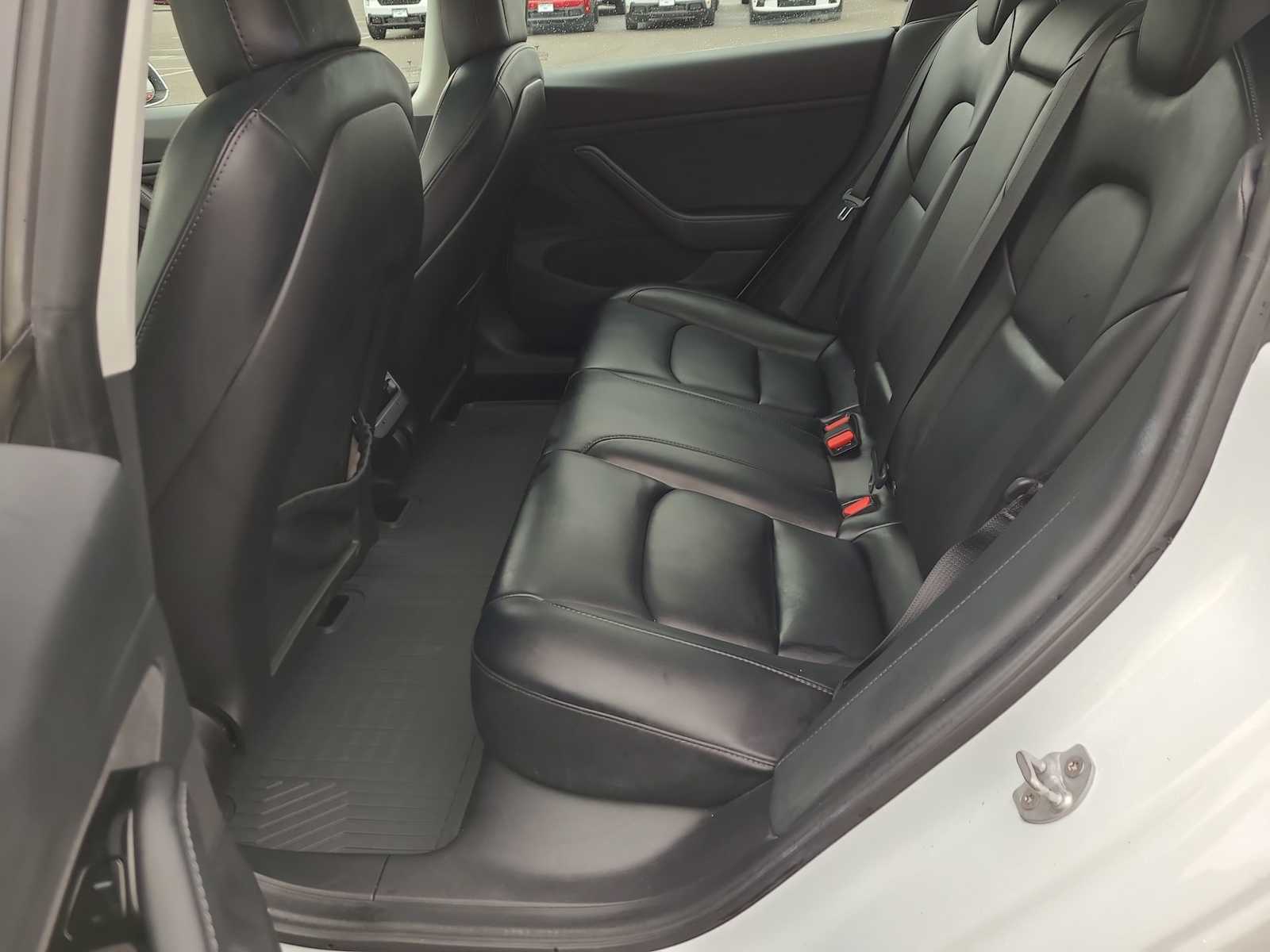 Thumbnail: 2020 Tesla Model 3 - 21