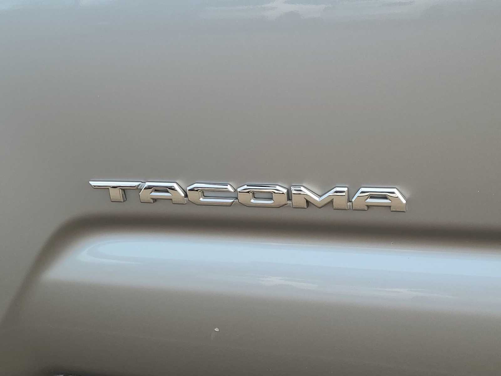 Thumbnail: 2022 Toyota Tacoma - 15