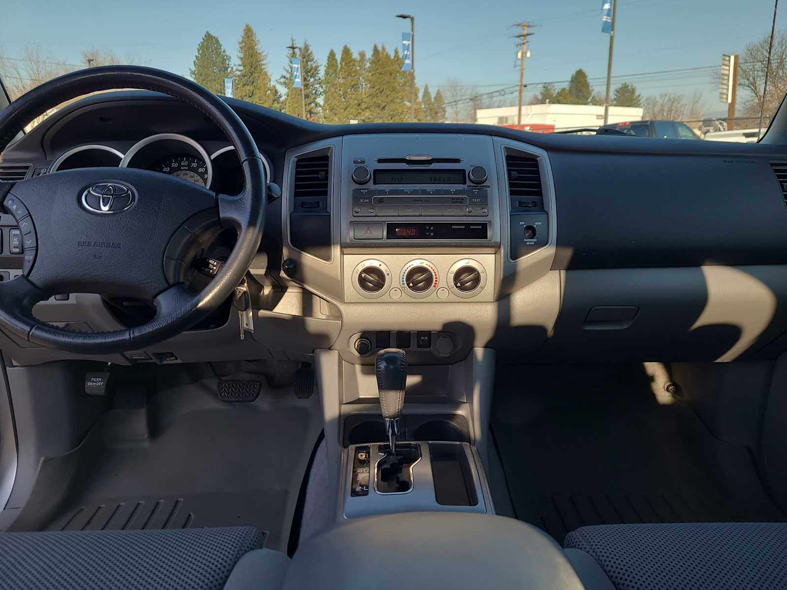 Thumbnail: 2011 Toyota Tacoma - 18