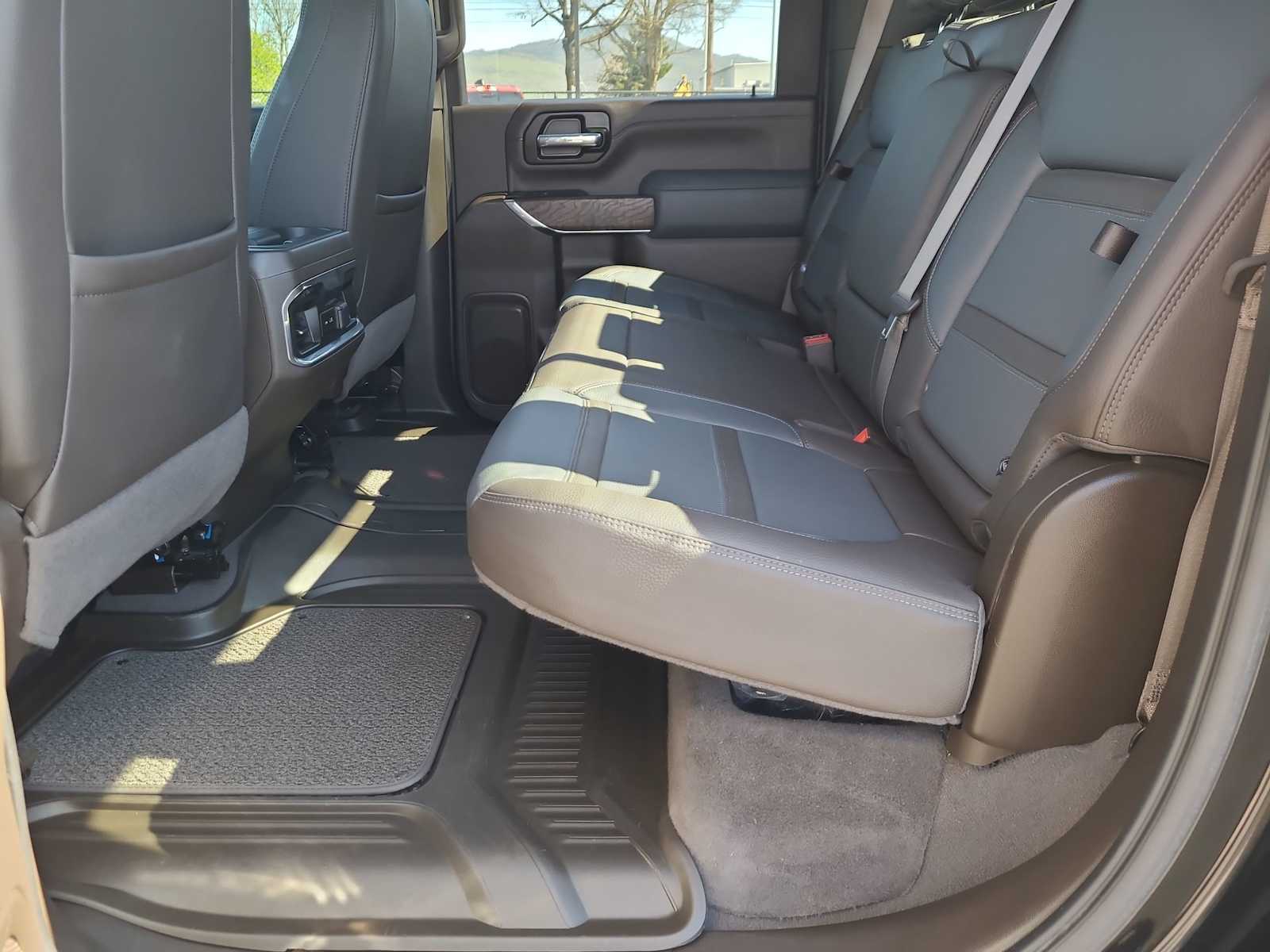 Thumbnail: 2022 GMC Sierra 2500 - 21