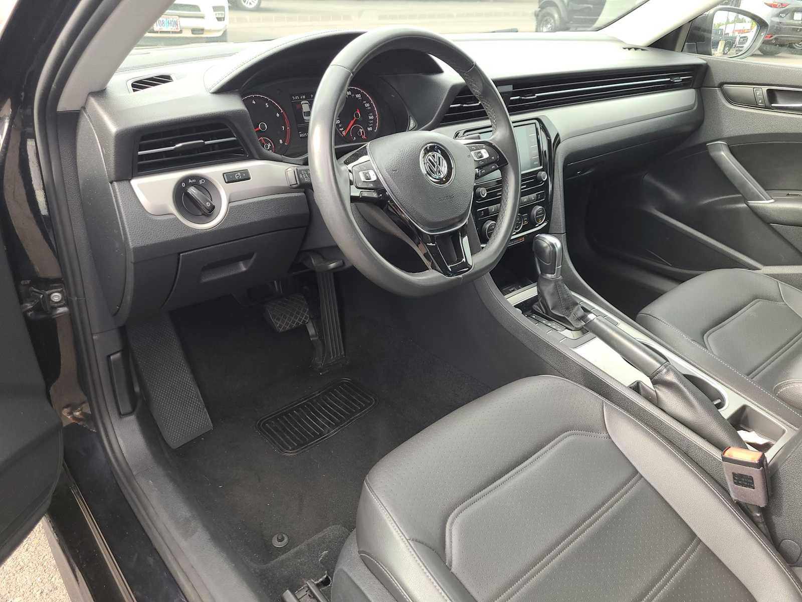 2021 Volkswagen Passat 2.0T 10